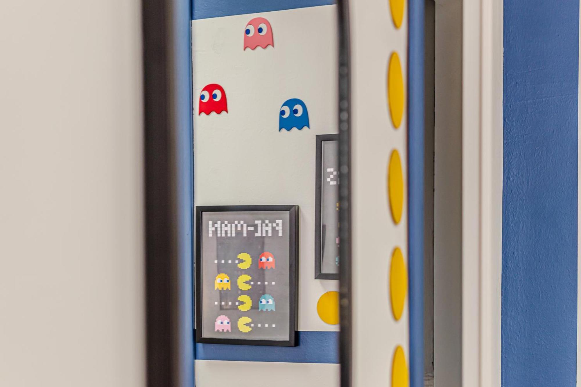 Game Rooms Experience リヴォルノ エクステリア 写真